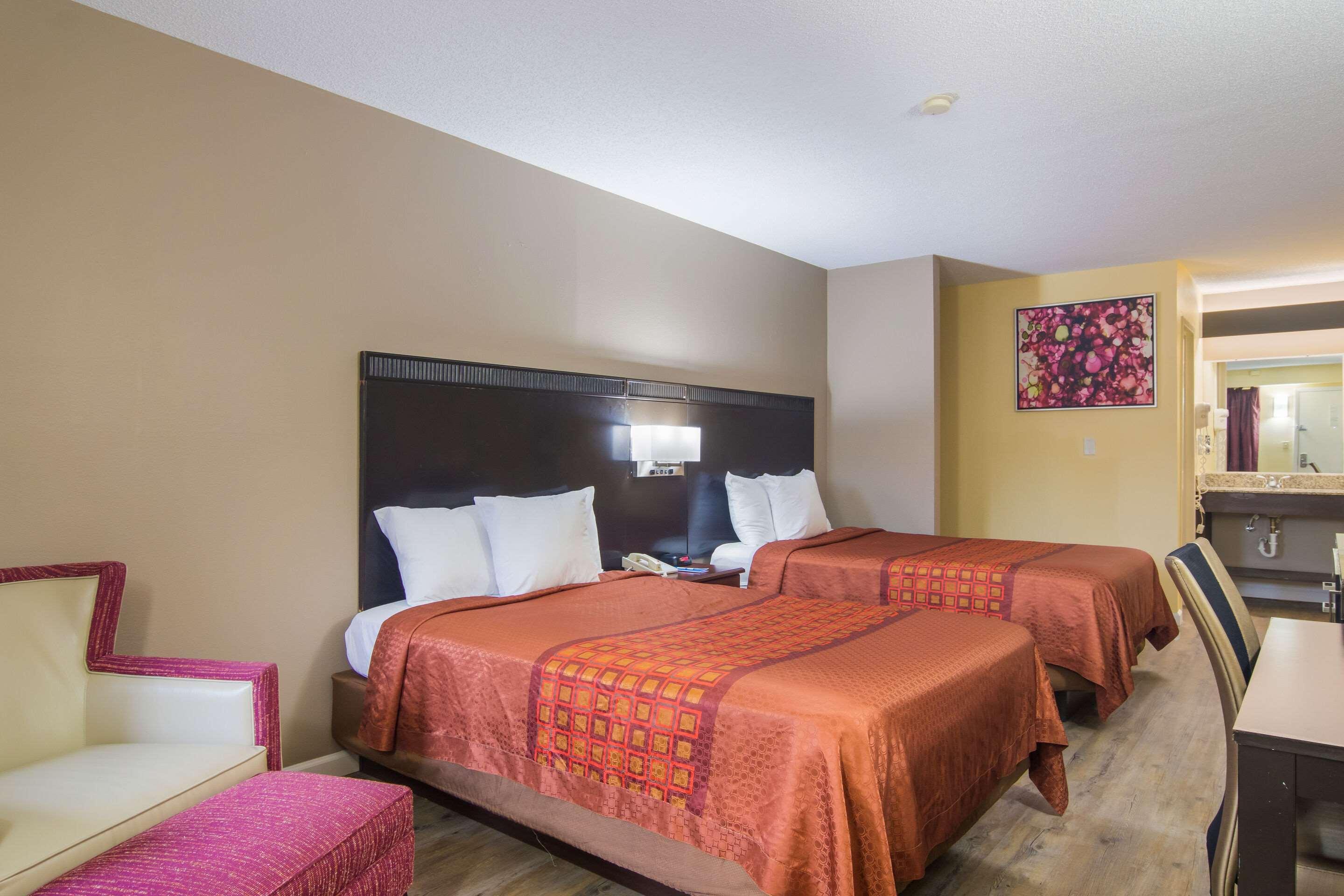 Rodeway Inn & Suites Monroeville-Pittsburgh Bagian luar foto