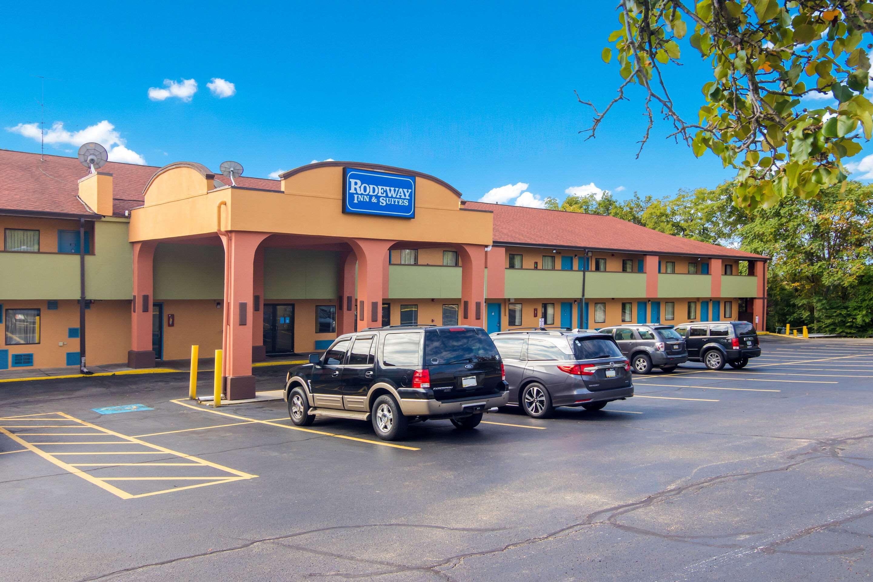 Rodeway Inn & Suites Monroeville-Pittsburgh Bagian luar foto